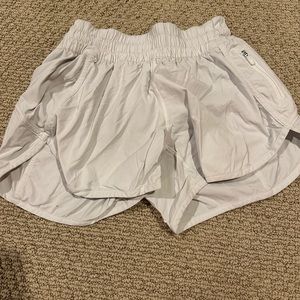 lululemon tracker shorts 4”, white, size 6